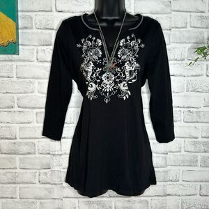 Kim Rogers Embroidered Boho Black & White Vneck Top Shirt Flowy Medium